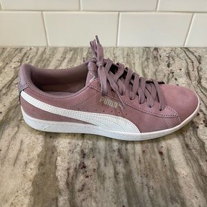 PUMA Ladies Vicky Suede Sneakers Size 6.5